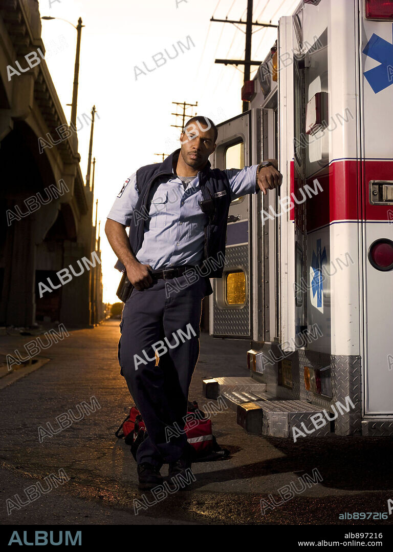 OMARI HARDWICK in SAVED, 2006 (SAVED-TV), directed by DAVID MANSON. Copyright 20TH CENTURY FOX TV.