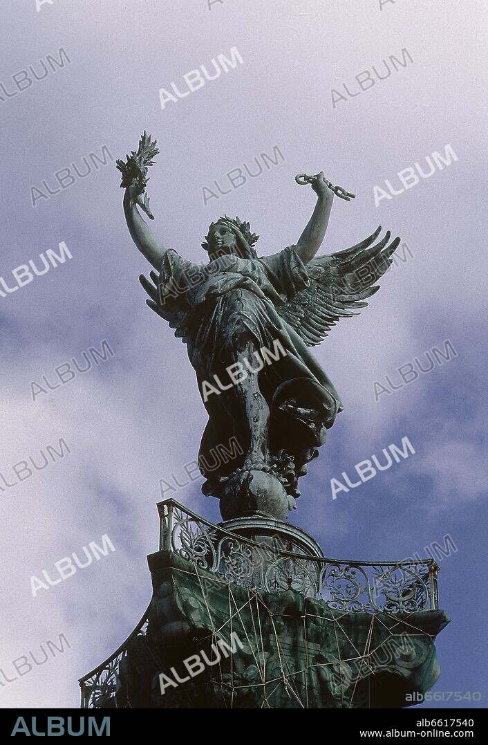 ALEGORIA DE LA LIBERTAD - DETALLE DEL MONUMENTO A LOS GIRONDINOS ERIGIDO ENTRE 1894 Y 1902.