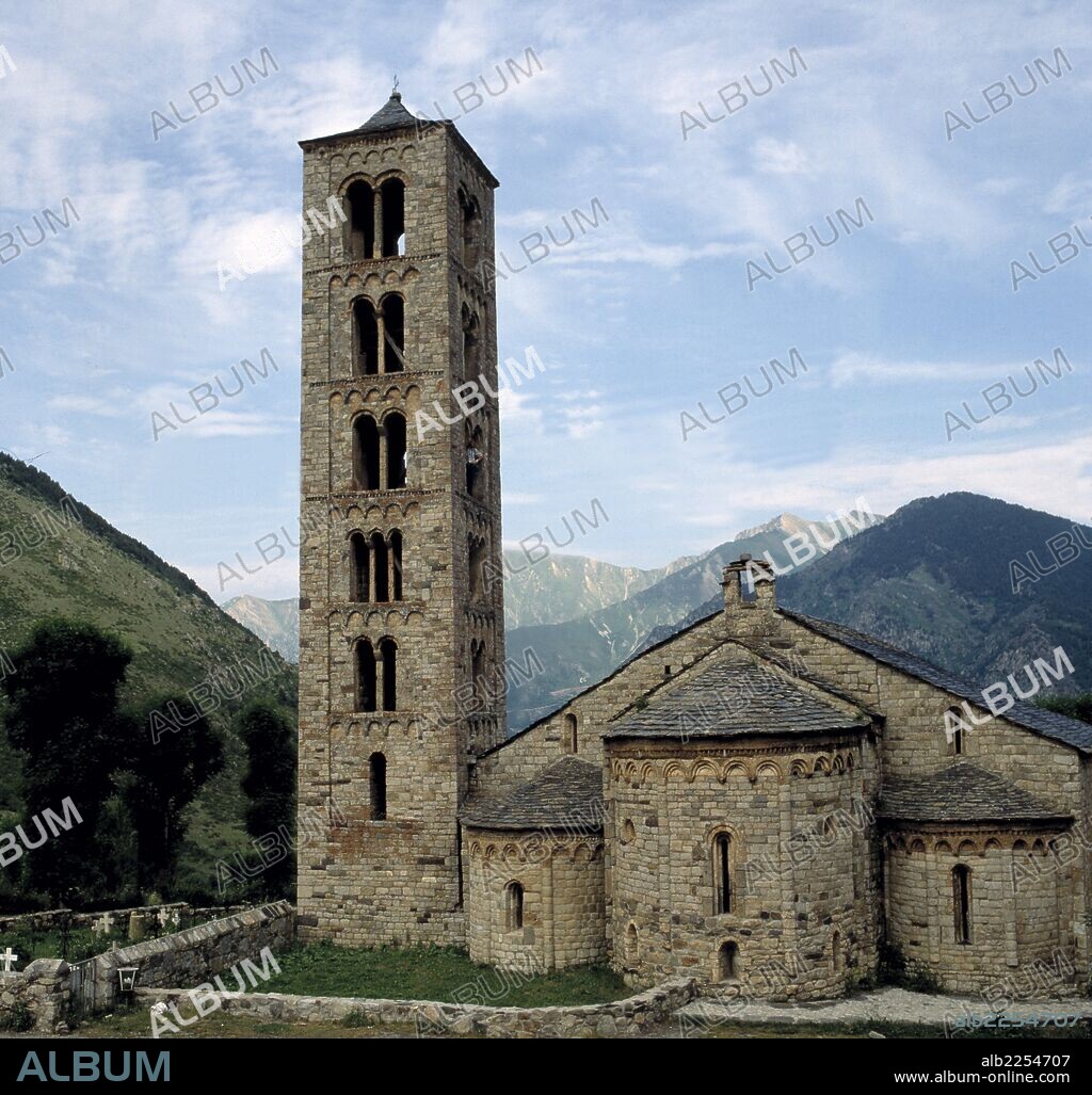 LERIDA. TAHULL. IGLESIA DE SAN CLEMENTE. TORRE Y ABSIDE. ARTE ROMANICO.