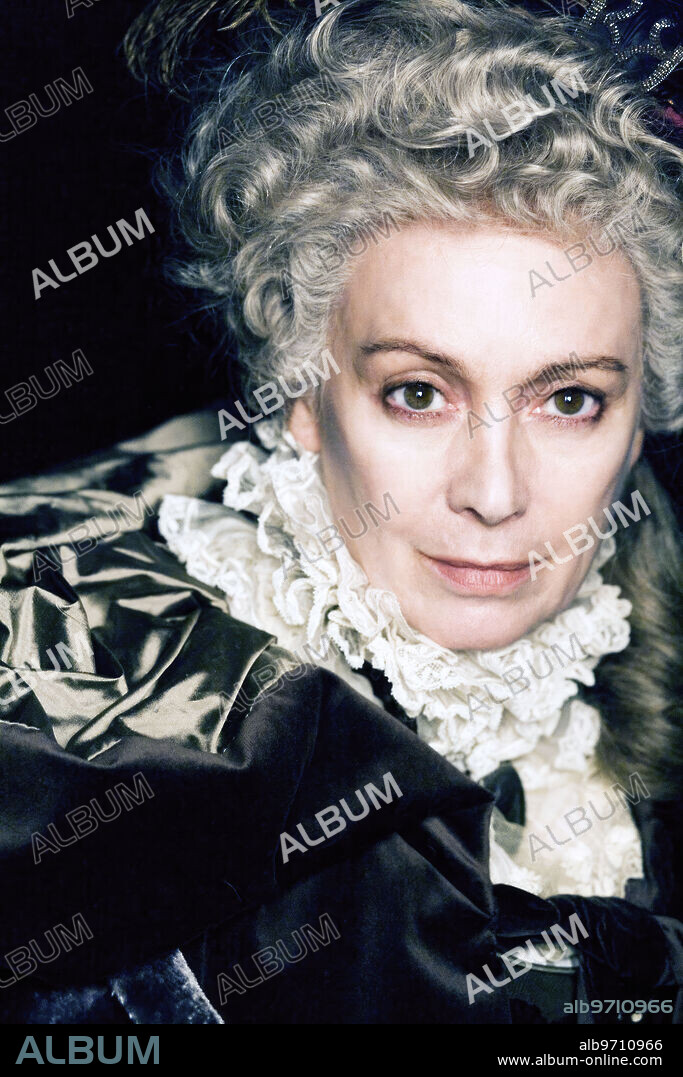 FRANCESCA ANNIS in CRANFORD, 2007, directed by SIMON CURTIS. Copyright BBC.