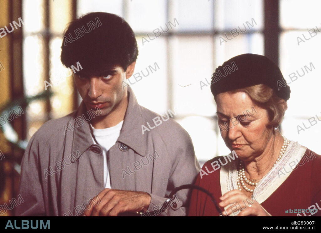 ASUNCION BALAGUER and IMANOL ARIAS in LULU BY NIGHT, 1986 (LULU DE NOCHE), directed by EMILIO MARTINEZ-LAZARO. Copyright FERNANDO COLOMO P.C.