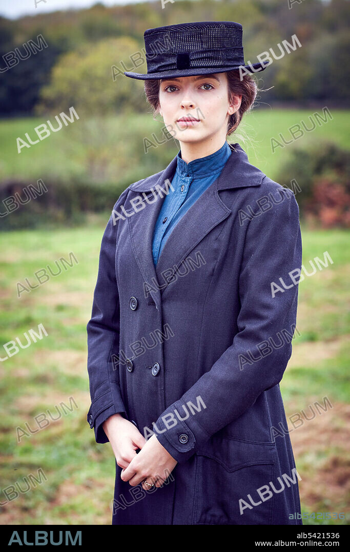 JODIE COMER in LADY CHATTERLEY'S LOVER, 2015, directed by JED MERCURIO. Copyright Hartswood Films/Serena Cullen Productions.