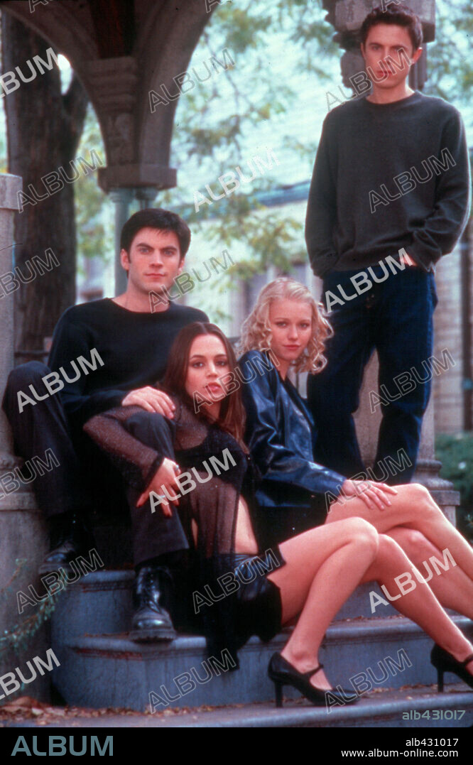 CASEY AFFLECK, ELIZA DUSHKU, MELISSA SAGEMILLER and WES BENTLEY in SOUL SURVIVORS, 2001, directed by STEPHEN CARPENTER. Copyright ARTISAN ENTERTAINMENT.