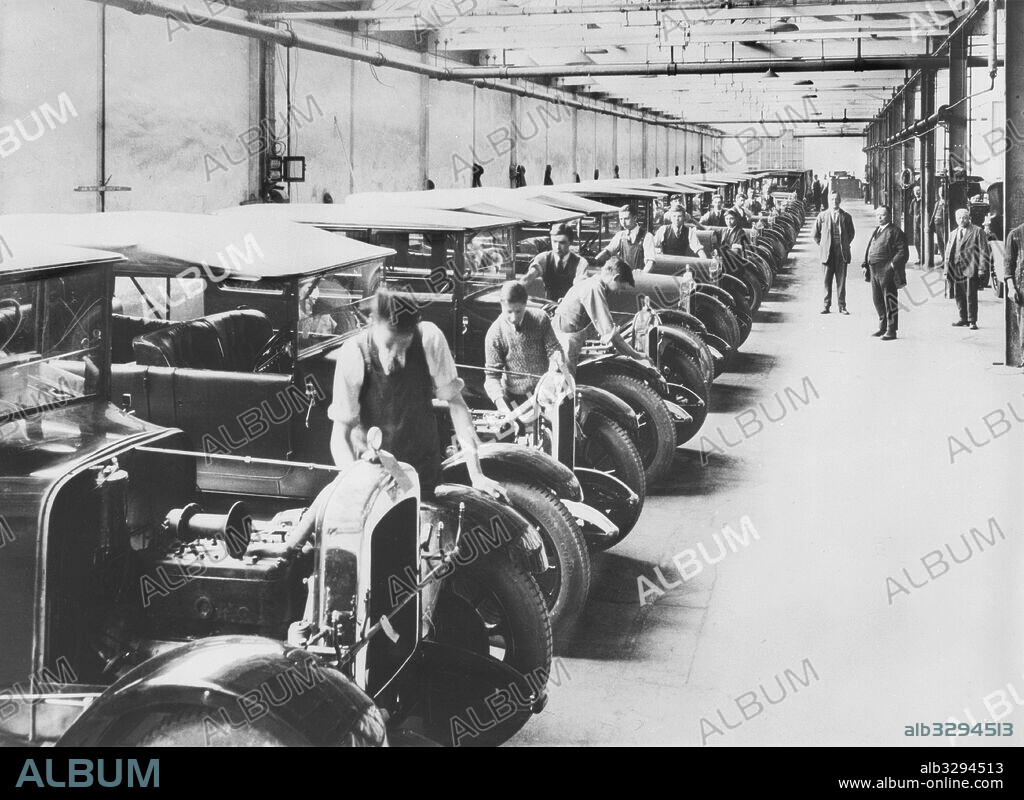 Engine Tuning on a Car Assembly Line. Coventry, West Midlands, c1930.