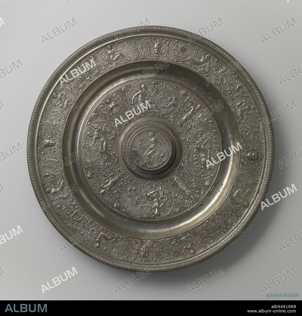 Temperantia dish made of tin, Temperatia dish made of tin. The shelf has an elevation in the middle with a representation of temperance. On the lower part of the shelf, the four elements are depicted in ovals, separated by hermes in rolling gear. Clockwise: fire, air, water and earth. The rise from flat to edge is decorated. The border is decorated with ovals, separated by grotesques in scroll work, the seven liberal arts and Minerva. Clockwise: Astrologia, Minerva, Grammar, Dialectica, Rhetorica, Musica, Arithmetica and Geometria. A medallion portrait of François Briot has been applied in the middle on the underside., François Briot, France, 1585 - 1590, tin (metal), h 3.8 cm × d 45 cm.