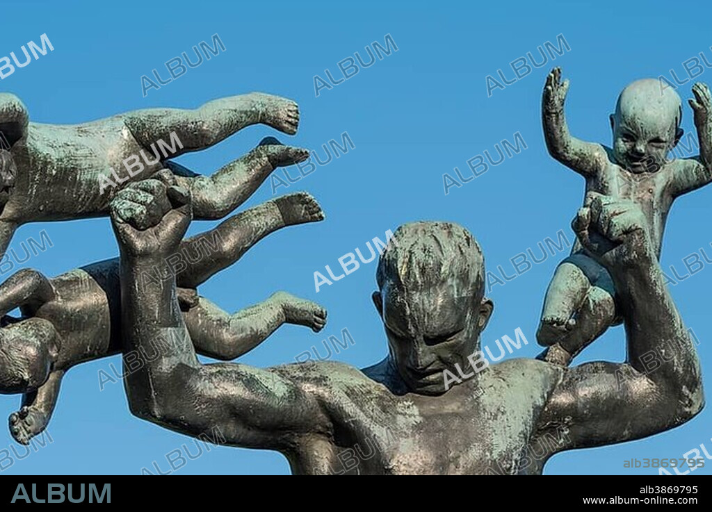 Man with three small children, bronze skluptur by Gustav Vigeland, Vigeland Sculpture Park, Frognerparken, Frogner, Oslo, Norway