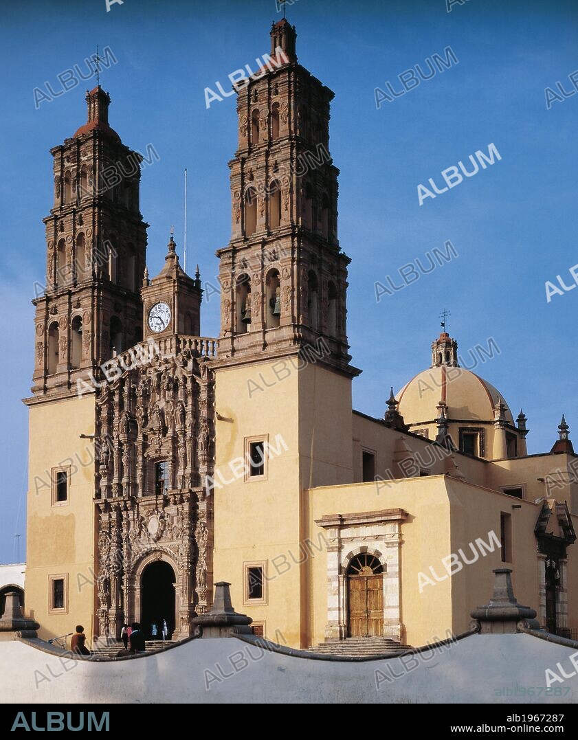 Baroque church with Churrigueresque style facade, 1712, Dolores Hidalgo. Mexico.