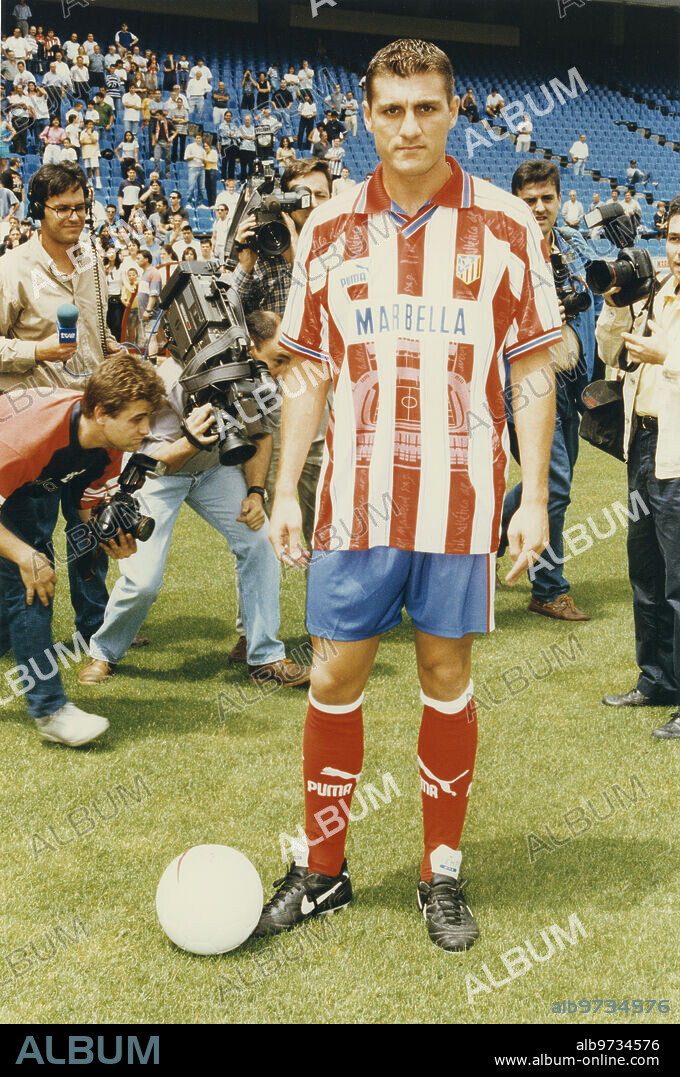 Madrid, July 1997. Presentation of Christian Vieri at the Vicente Calderón as a new Atlético de Madrid player.