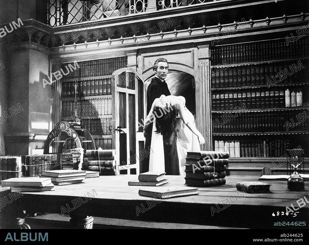 CHRISTOPHER LEE dans DRACULA, 1958, réalisé par TERENCE FISHER. Copyright HAMMER FILM PRODUCTIONS.