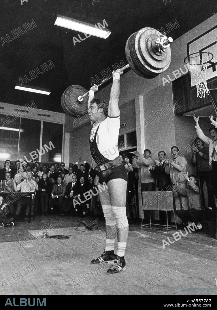 ARKIV 1969 - Tynglyftaren Bo Johansson i ett lyckad lyft som ger applåder. Foto: Tommy Wiberg Kod: 46 COPYRIGHT SCANPIX SWEDEN.