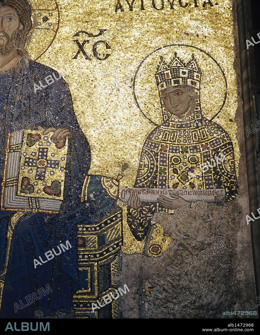 ZOE PORFIROGENETA (978-1050). Emperatriz de Bizancio (1028-1050), hija de Constantino VIII. Mosaico existente en la Galería Sur de la BASILICA DE SANTA SOFIA. ESTAMBUL. Turquía.