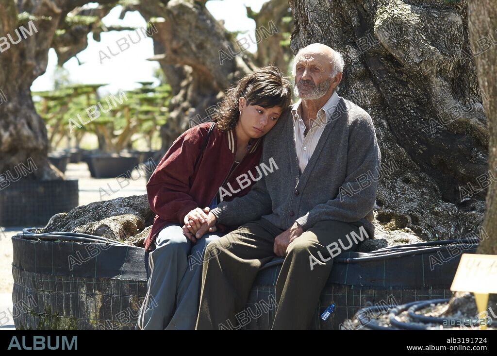 ANNA CASTILLO and MANUEL CUCALA in EL OLIVO, 2016, directed by ICIAR BOLLAIN. Copyright MORENA FILMS/THE MATCH FACTORY.