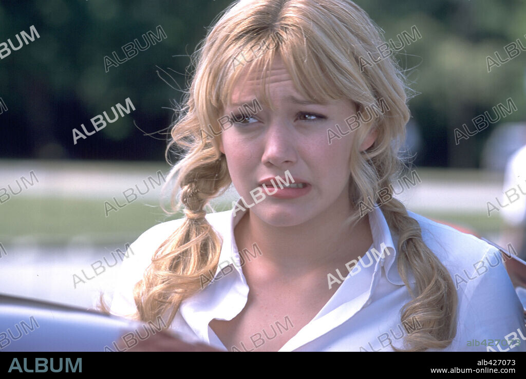 HILARY DUFF in AGENT CODY BANKS, 2003, directed by HARALD ZWART. Copyright METRO GOLDWYN MAYER.