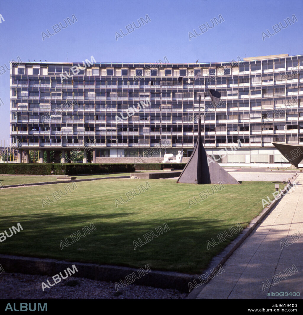 UNESCO building in Paris, designed by Bernhard Breuer and Zehrfuss Marcer in collaboration with Pier Luigi Nervi, built in 1953-1958.