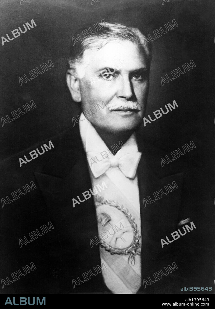 Castillo, Ramón S. (1873-1944). Abogado, juez y político argentino conservador perteneciente al Partido Demócrata Nacional. Presidente de la república argentina en 1942.