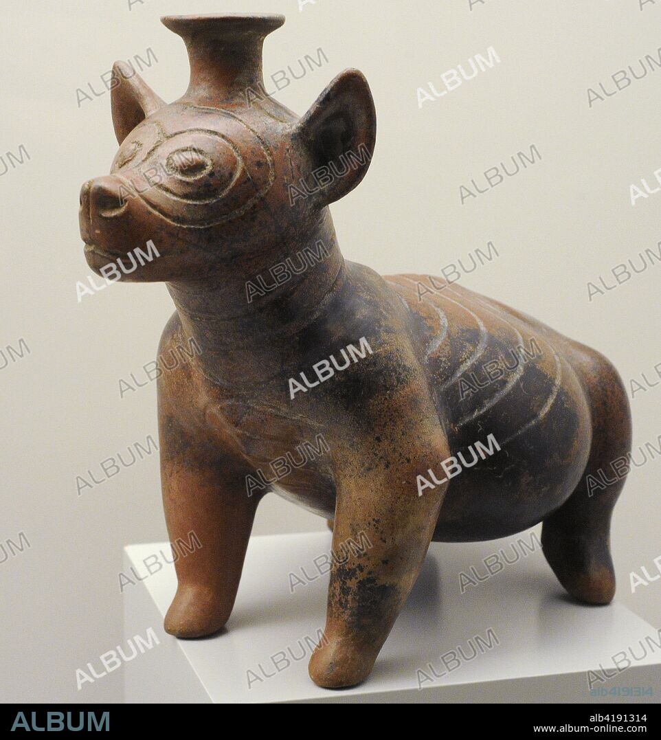 Vasija en forma de perro. Cerámica. Estilo Colima. Período Clásico Temprano-Medio (100-700 d. C.). Occidente de México. Museo de América. Madrid. España.