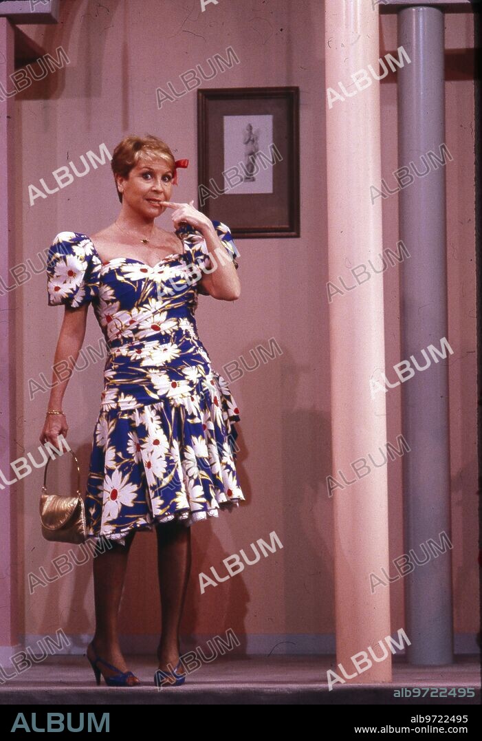 Febrero 1988. Lina Morgan en "El último tranvía", que se está representando en el teatro "La latina".