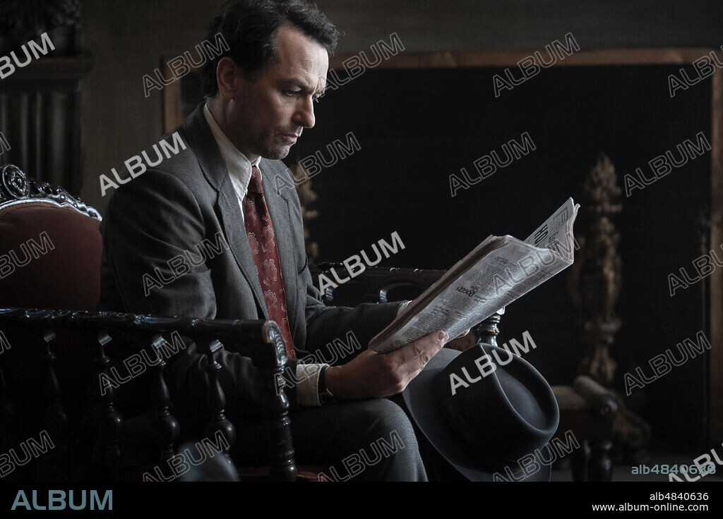 MATTHEW RHYS en PERRY MASON, 2020, dirigida por ROLIN JONES y RON FITZGERALD. Copyright HBO/ TEAM DOWNEY.