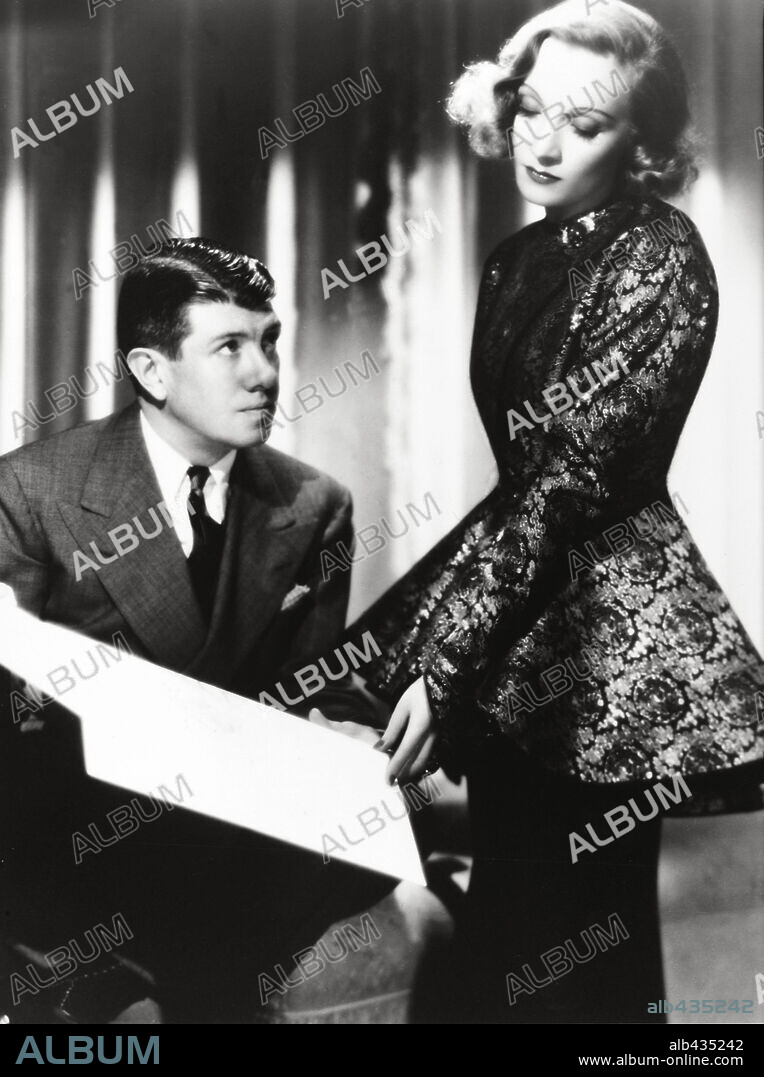 MARLENE DIETRICH en ANGEL, 1937, dirigida por ERNST LUBITSCH. Copyright PARAMOUNT PICTURES.