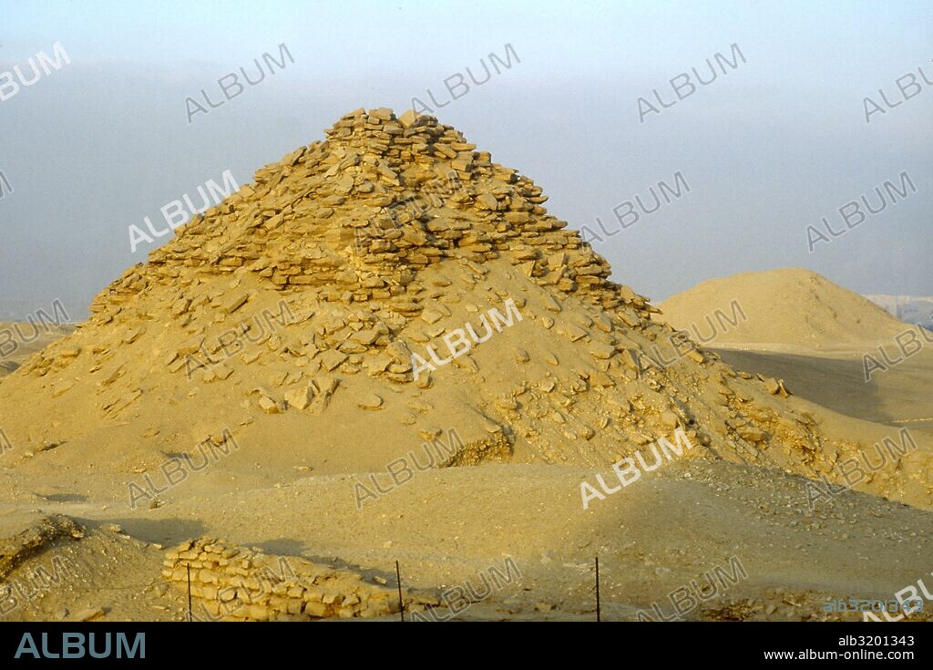 Pirámide de Teti ubicada en el campo de las pirámides en Saqqara, en Egipto.