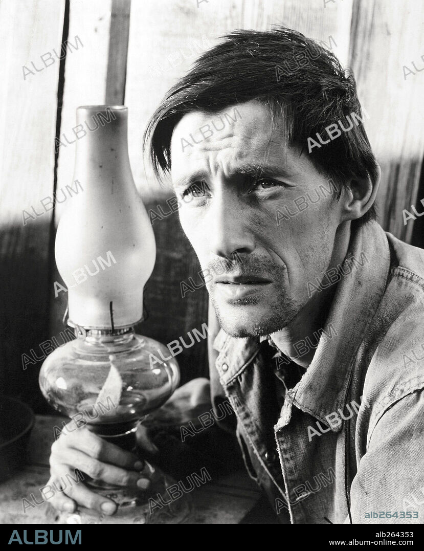 JOHN CARRADINE in THE GRAPES OF WRATH, 1940, directed by JOHN FORD. Copyright 20TH CENTURY FOX.