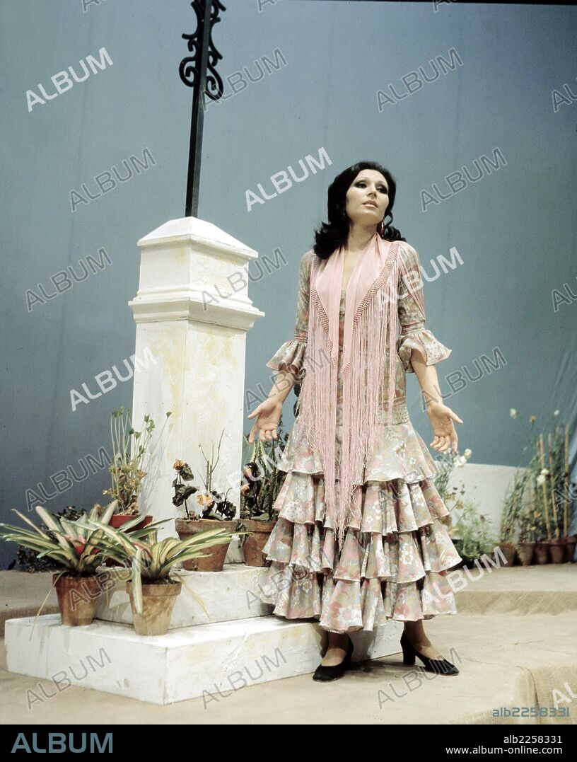 JURADO , ROCIO. ACTRIZ Y CANTANTE ESPAÑOLA. CHIPIONA. FOTO AÑO 1974.