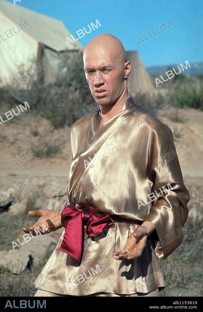 DAVID CARRADINE en KUNG FU, 1972. Copyright WARNER BROS. TELEVISION.