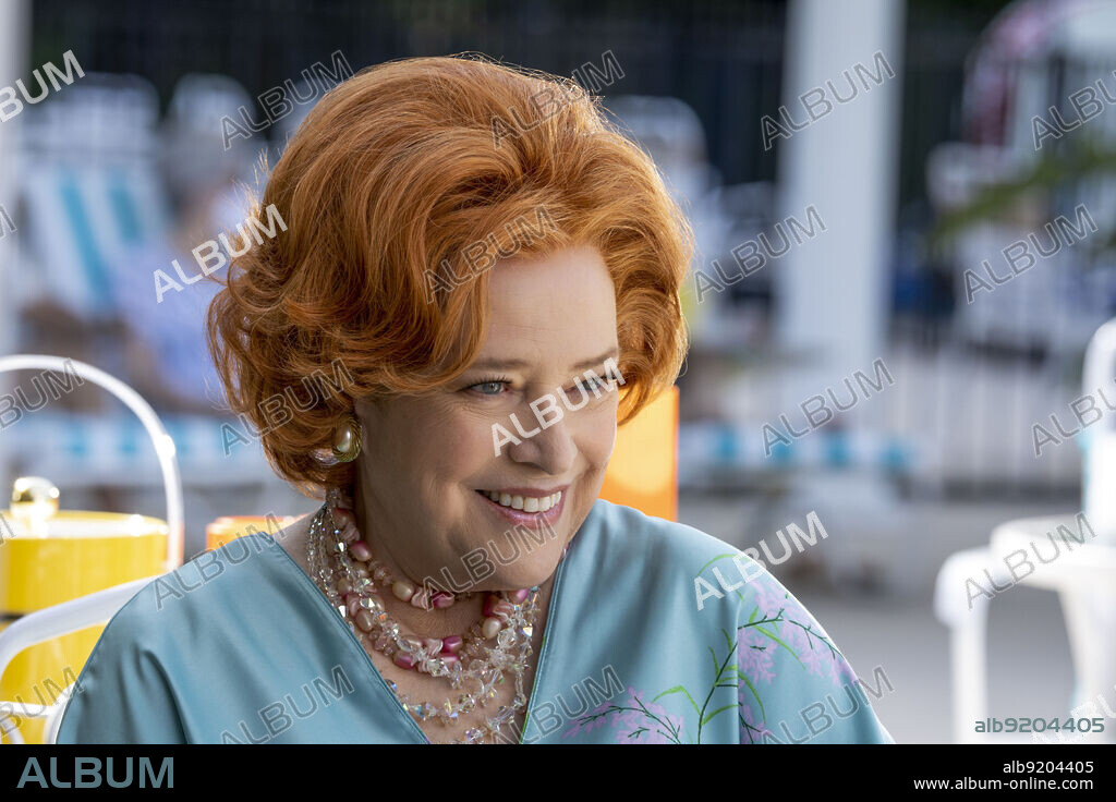 KATHY BATES en ¿ESTAS AHI, DIOS? SOY YO, MARGARET, 2023 (ARE YOU THERE GOD? IT'S ME, MARGARET), dirigida por KELLY FREMON CRAIG. Copyright LIONSGATE.