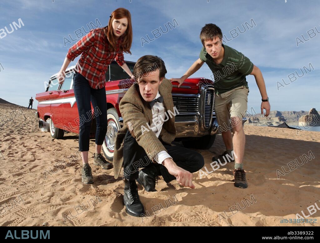ARTHUR DARVILL, KAREN GILLAN and MATT SMITH in DOCTOR WHO, 2005. Copyright BBC.