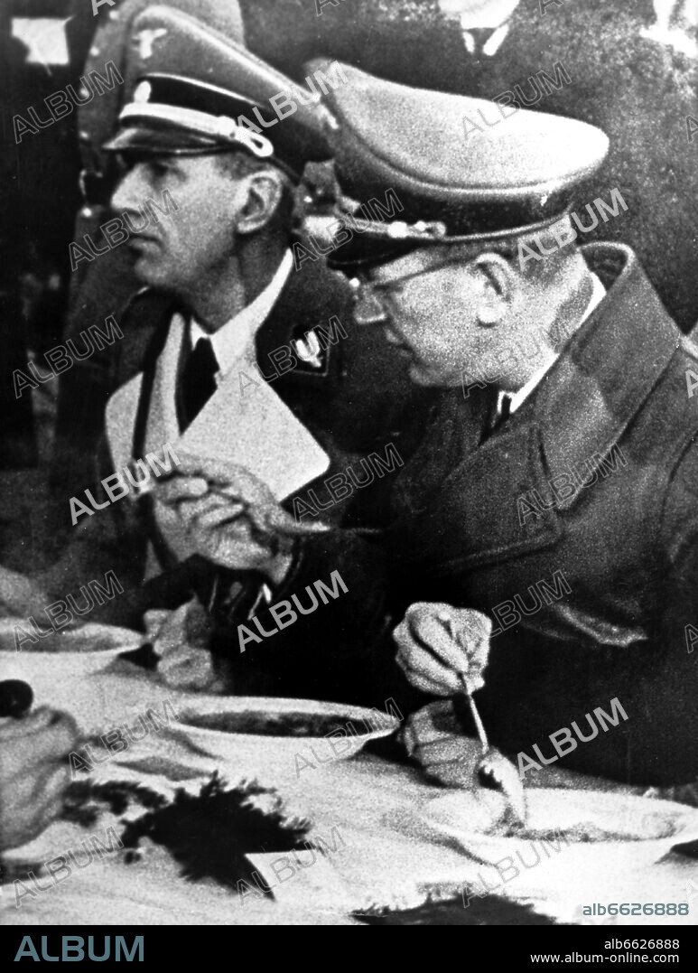Arthur Seyß Inquart, HANS FISCHBOECK y ARTHUR SEYSS-INQUART. Austrian politician Arthur Seyß-Inquart (r) with his confidant Hans Fischboeck (l) during the occupying of the Netherlands. 30/11/2002