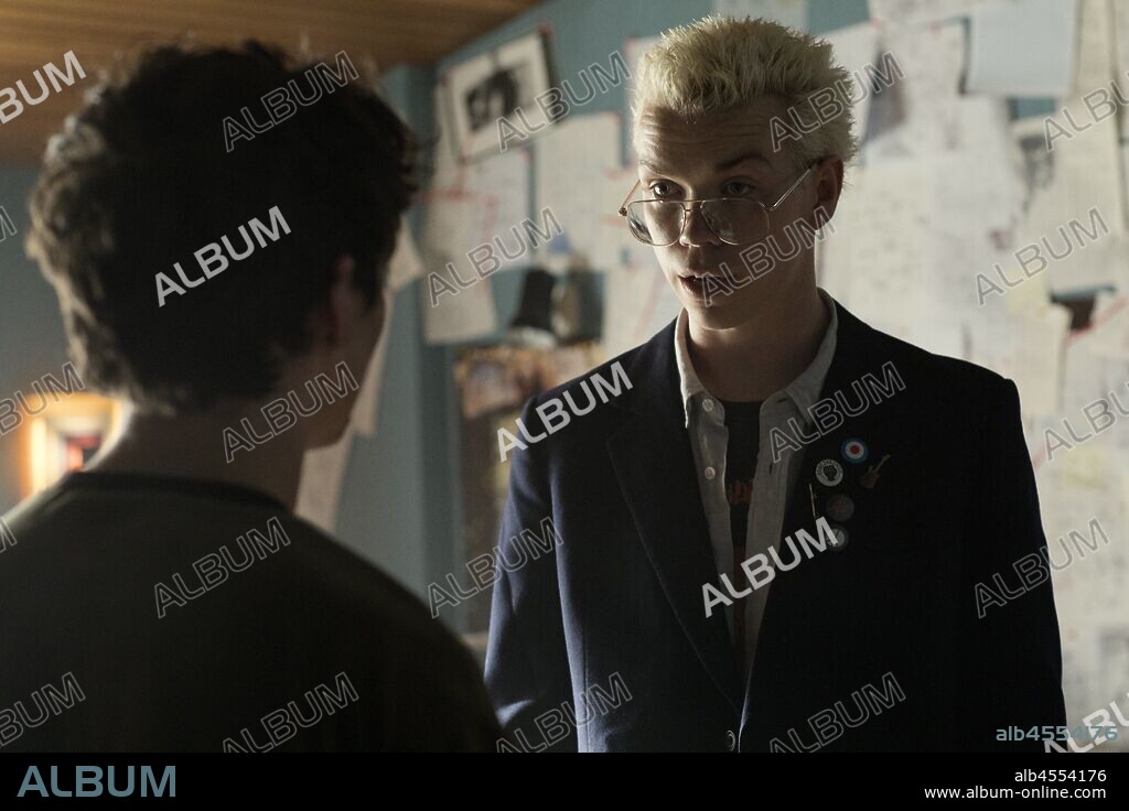 FIONN WHITEHEAD y WILL POULTER en BLACK MIRROR: BANDERSNATCH, 2018, dirigida por DAVID SLADE. Copyright HOUSE OF TOMORROW/NETFLIX.