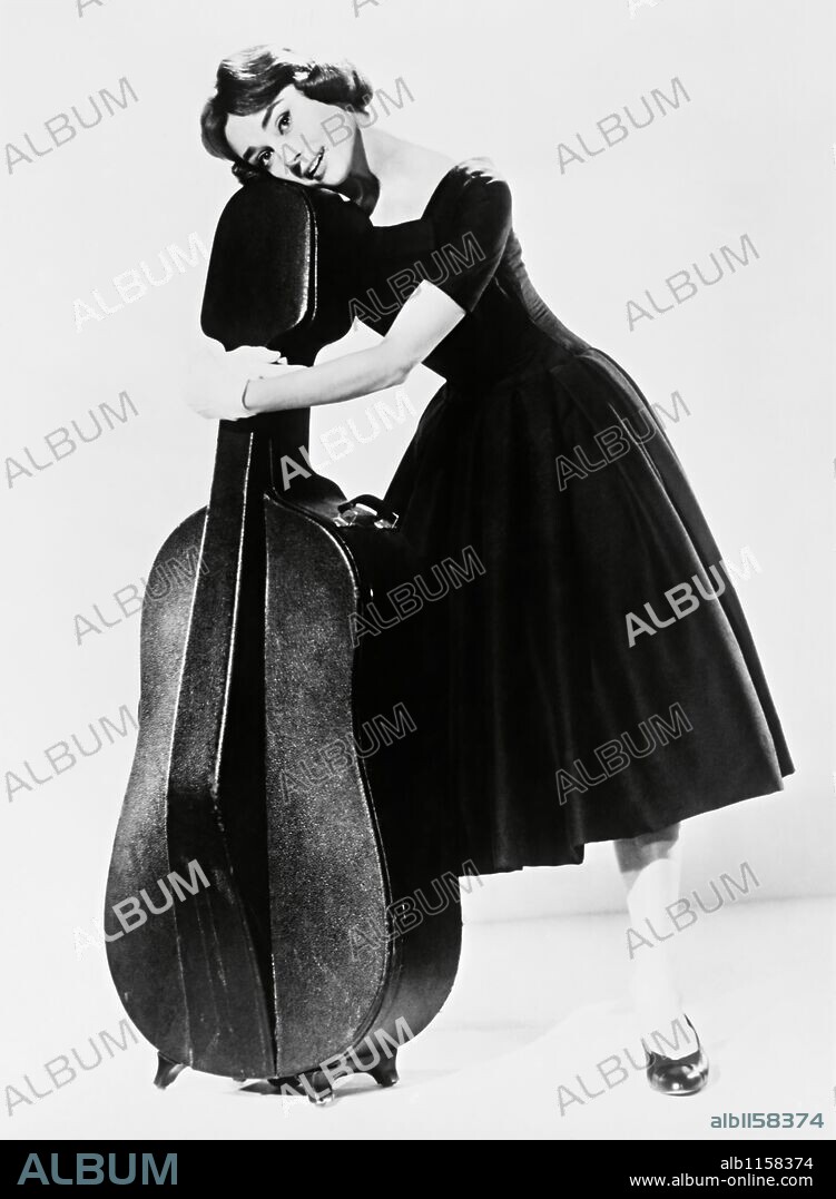 AUDREY HEPBURN en ARIANE, 1957 (LOVE IN THE AFTERNOON), dirigida por BILLY WILDER. Copyright BILLY WILDER.