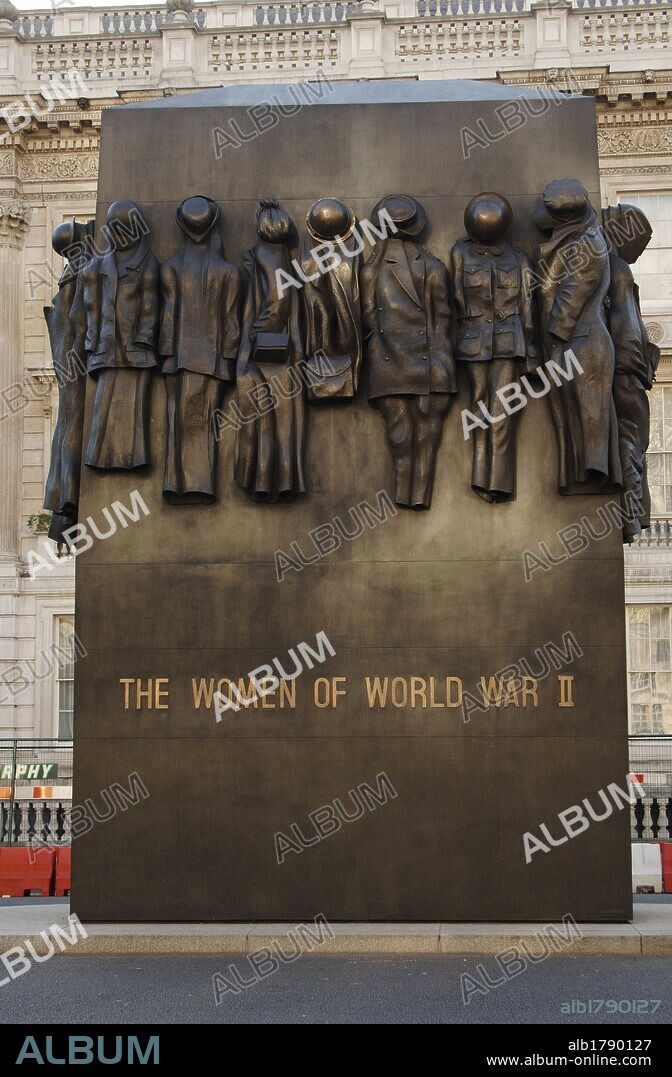 JOHN WILLIAM MILLS. SEGUNDA GUERRA MUNDIAL (1914-1918). Monumento dedicado a las MUJERES de la Guerra. Londres. Inglaterra. Reino Unido.