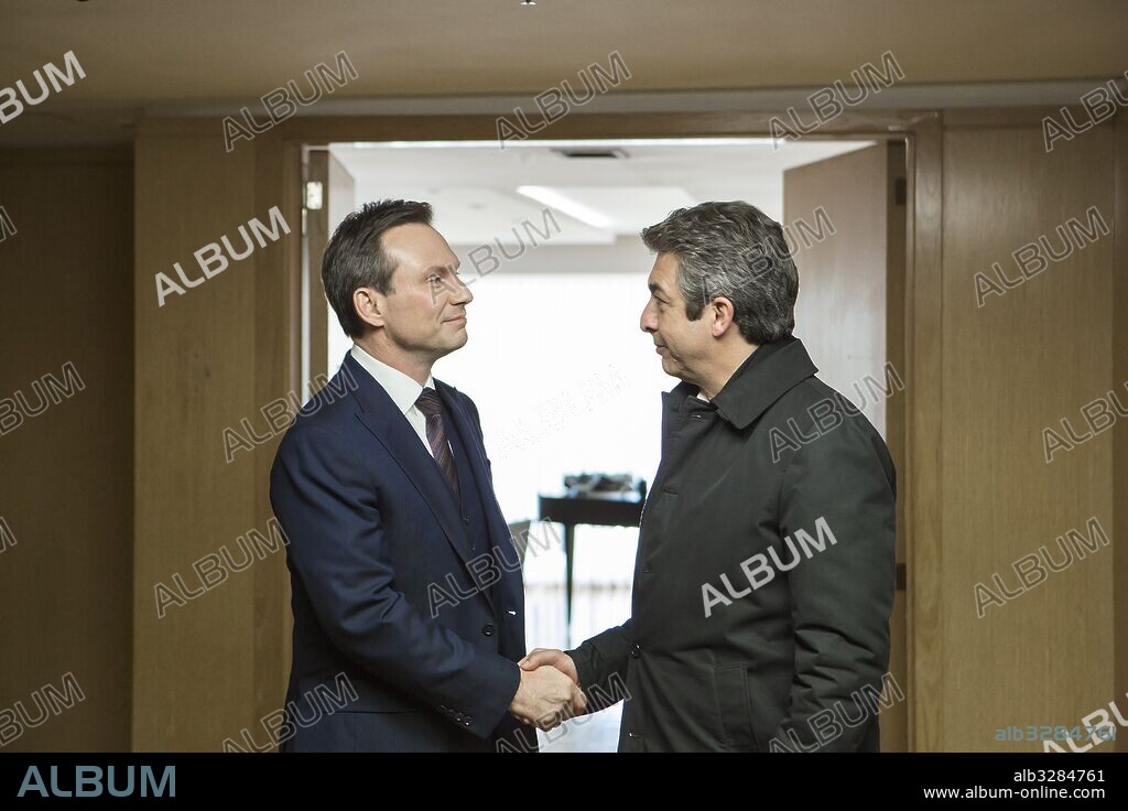 CHRISTIAN SLATER y RICARDO DARIN en LA CORDILLERA, 2017, dirigida por SANTIAGO MITRE. Copyright Kramer & Sigman Films, Unión de los Ríos, La, Mod Produccion.
