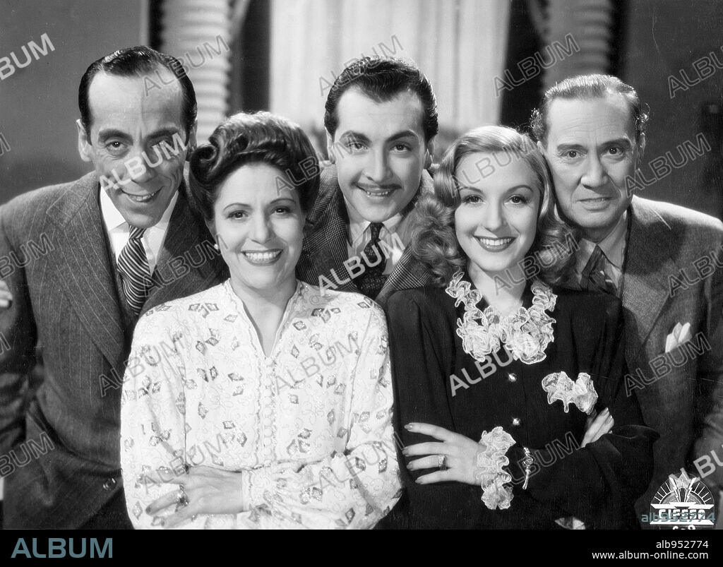 ARMANDO CALVO y LUCHY SOTO en EL HOMBRE QUE LAS ENAMORA, 1944, dirigida por JOSE MARIA CASTELLVI. Copyright CIFESA.