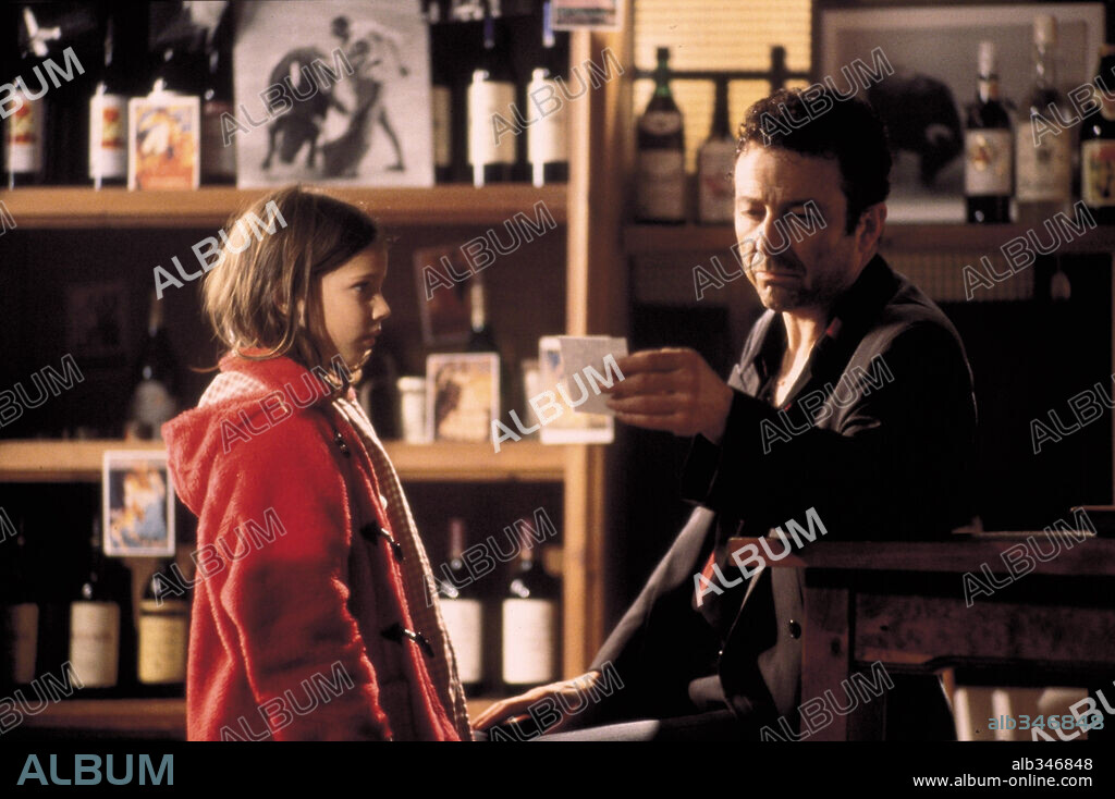 BEATRIZ CORONEL y JUAN DIEGO en FUGITIVAS, 2000, dirigida por MIGUEL HERMOSO. Copyright MAESTRANZA FILMS / NIETO, MATIAS.