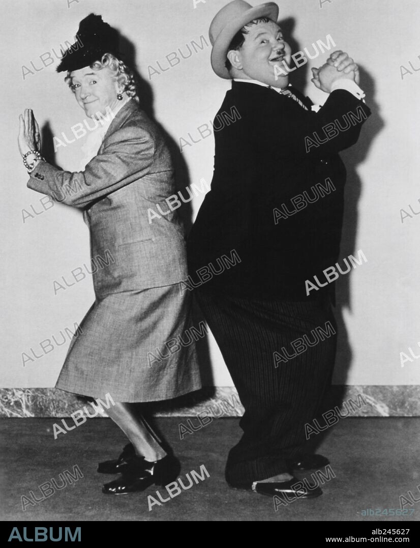 OLIVER HARDY and STAN LAUREL in JITTERBUGS, 1943, directed by MALCOLM ST. CLAIR. Copyright 20TH CENTURY FOX.