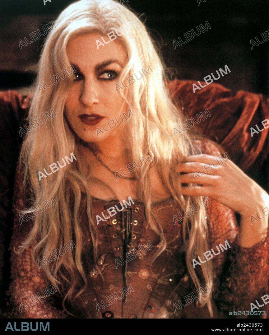 SARAH JESSICA PARKER in HOCUS POCUS - DREI ZAUBERHAFTE HEXEN, 1993 (HOCUS POCUS), unter der Regie von KENNY ORTEGA. Copyright WALT DISNEY PRODUCTIONS.