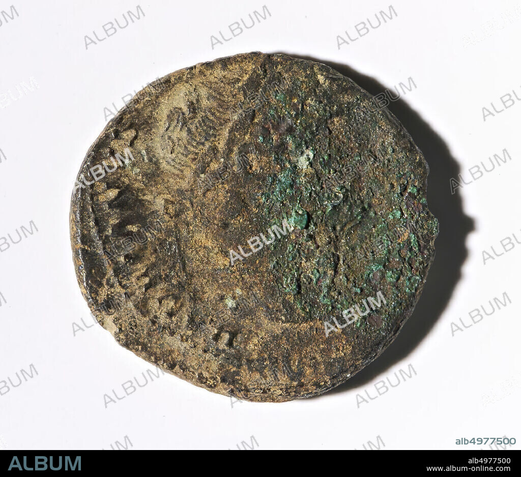 Vz: laurelled head, n., HADRIANUS - AUGUST, Kz: sacrificing Salus, SALUS - AUGUSTI, COS III S C, coin, ash, Hadrian, metal, copper, Diam. 26 mm, wt. 11.08 gr, Roman 125-128, The Netherlands, South Holland, Leidschendam-Voorburg, Voorburg, Arentsburg.