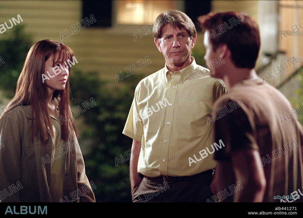 MANDY MOORE, PETER COYOTE and SHANE WEST in A WALK TO REMEMBER, 2002, directed by ADAM SHANKMAN. Copyright WARNER BROTHERS.