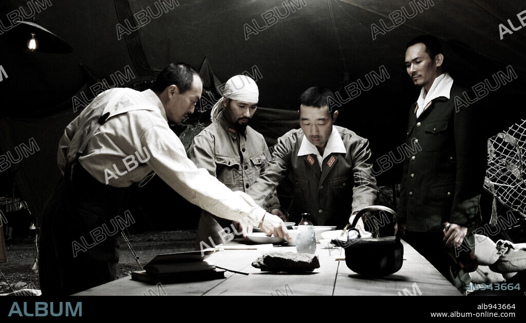 HIROSHI WATANABE, KEN WATANABE, MASASHI ODATE and TSUYOSHI IHARA in LETTERS FROM IWO JIMA, 2006, directed by CLINT EASTWOOD. Copyright AMBLIN ENTERTAINMENT / WALLACE, MERIE W.