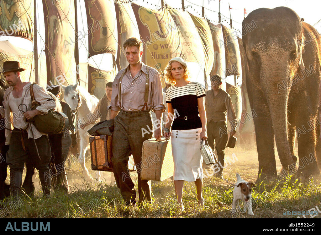 REESE WITHERSPOON y ROBERT PATTINSON en AGUA PARA ELEFANTES, 2011 (WATER FOR ELEPHANTS), dirigida por FRANCIS LAWRENCE. Copyright 3 ARTS ENTERTAINMENT.