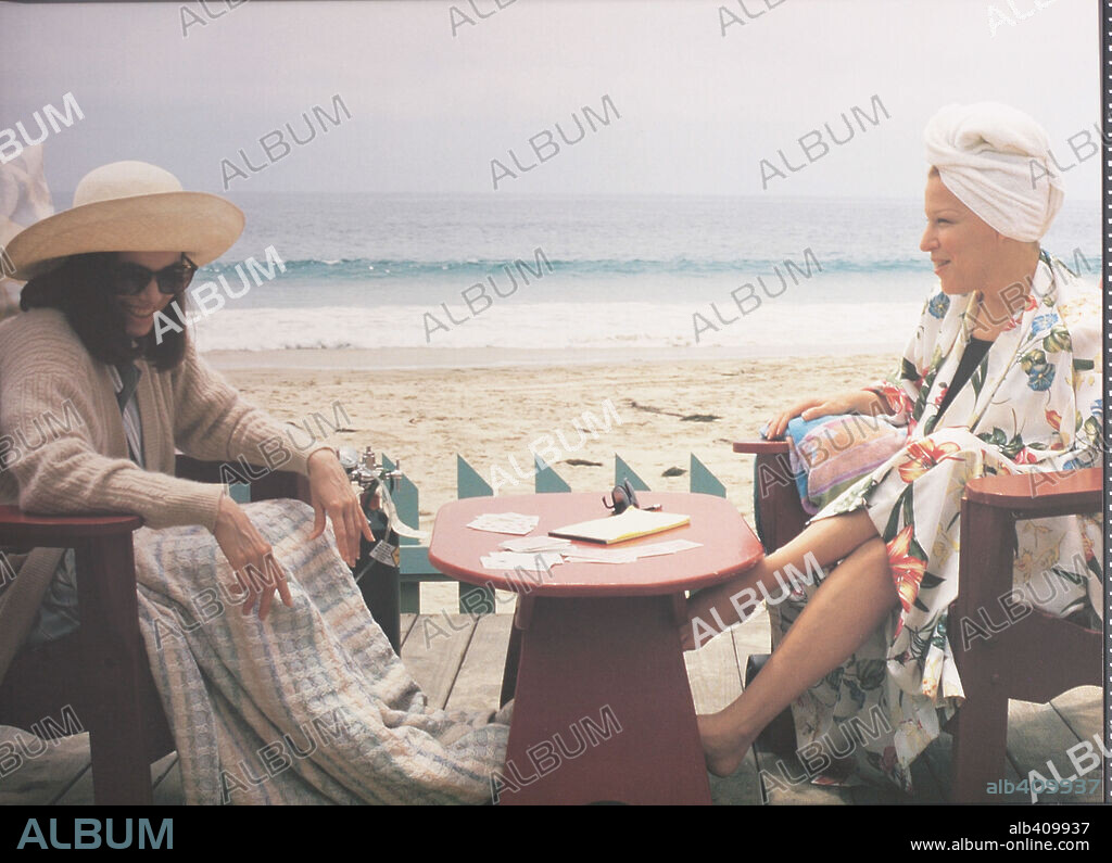 BARBARA HERSHEY und BETTE MIDLER in BEACHES, 1988, unter der Regie von GARRY MARSHALL. Copyright TOUCHSTONE PICTURES.