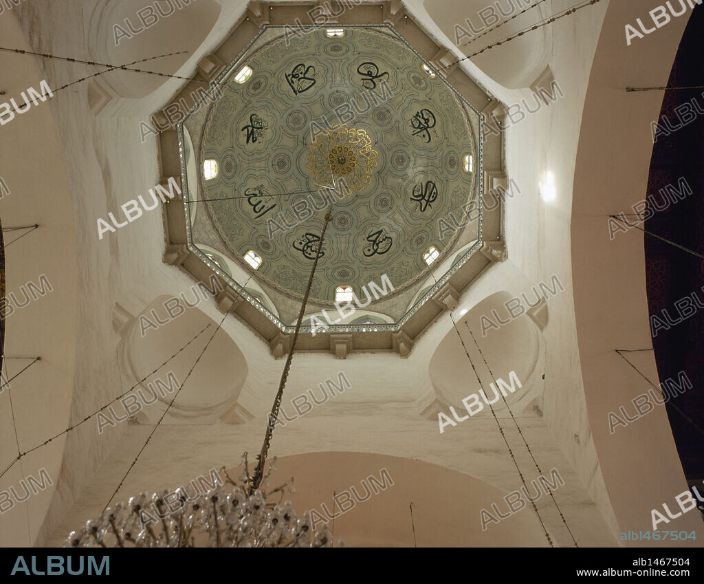 ARTE ISLAMICO. PROXIMO ORIENTE. SIRIA. MEZQUITA DE DAMASCO. Mezquita omeya construída a principios del S. VIII. Detalle de la cúpula central de la Sala de Plegarias.