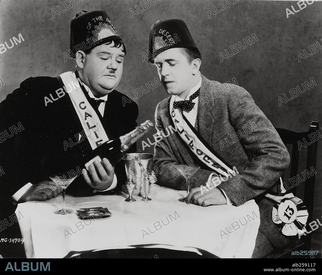 OLIVER HARDY und STAN LAUREL in LAUREL & HARDY - DIE WÜSTENSÖHNE, 1933 (SONS OF THE DESERT), unter der Regie von WILLIAM A. SEITER. Copyright HAL ROACH/MGM.