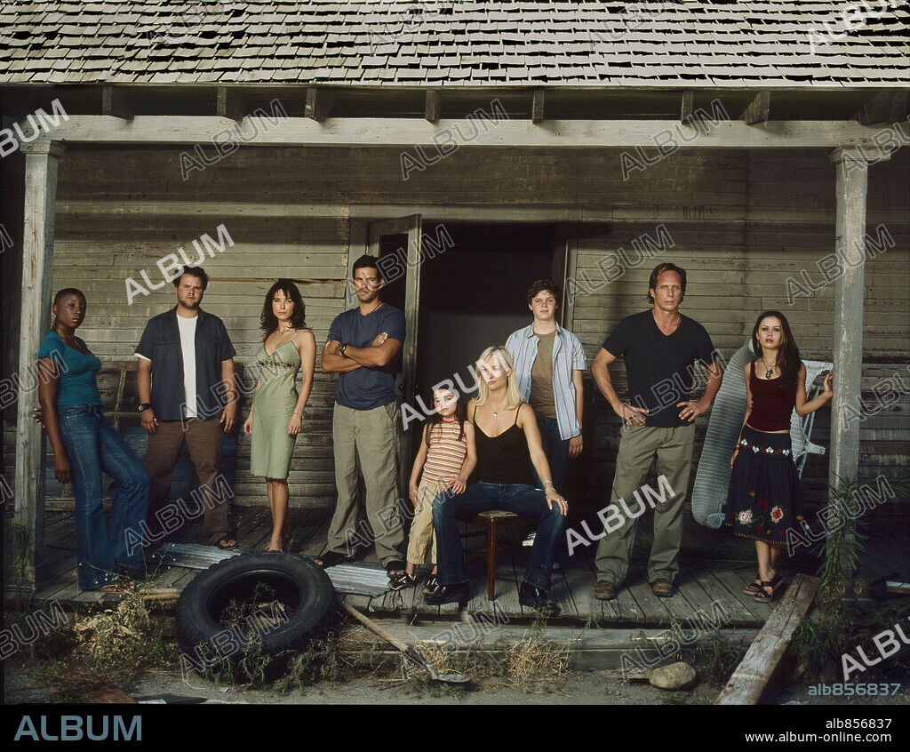 AISHA HINDS, ALEXIS DZIENA, ARIEL GADE, EDDIE CIBRIAN, EVAN PETERS, KARI MATCHETT, LISA SHERIDAN, TYLER LABINE and WILLIAM FICHTNER in INVASION, 2005 (INVASION-TV), directed by SHAUN CASSIDY. Copyright WARNER BROS. TELEVISION.