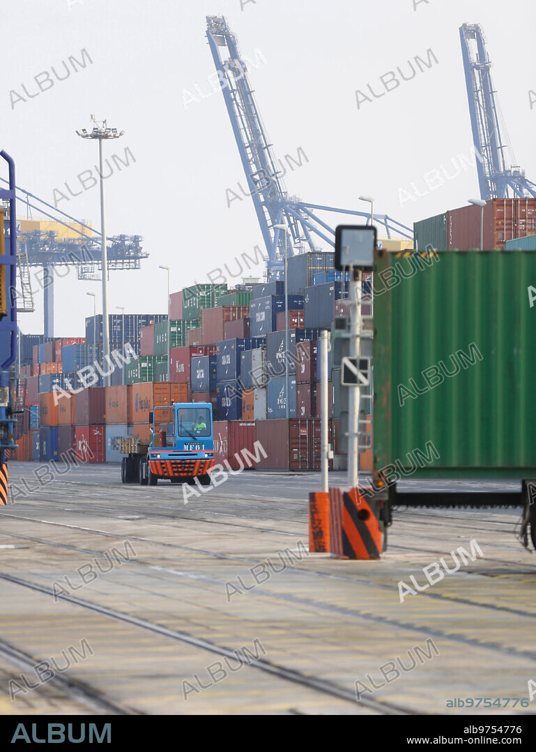 Valencia, 02/24/2017. Report from the port of Valencia due to the port stevedores' strike. Photo: Rober Solsona ARCHDC.