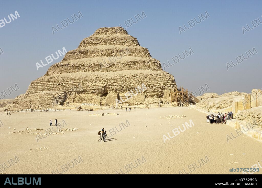 Stepped Pyramid, Saqqara (Sakkara), UNESCO World Heritage Site, Egypt, North Africa, Africa.