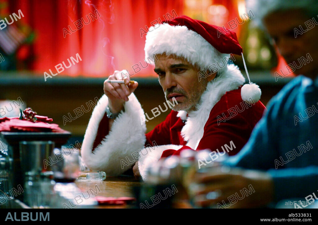 BILLY BOB THORNTON in BAD SANTA, 2003, directed by TERRY ZWIGOFF. Copyright DIMENSION FILMS.