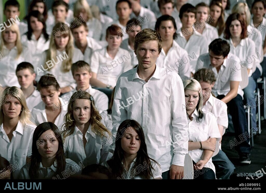 THE WAVE, 2008 (DIE WELLE), directed by DENNIS GANSEL. Copyright RAT PACK FILMPRODUKTION GMBH/CONSTANTIN FILM PRODUKTION.